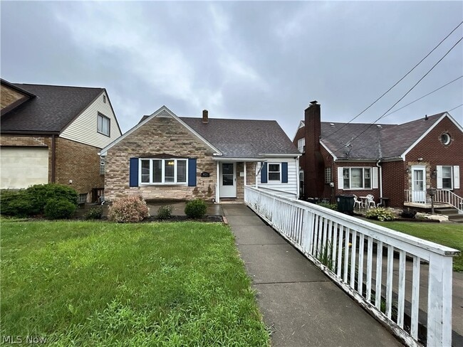 Photo - 925 Oxford Blvd