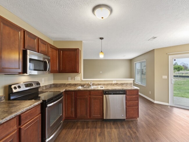 Photo - 5877 Hayden Dr