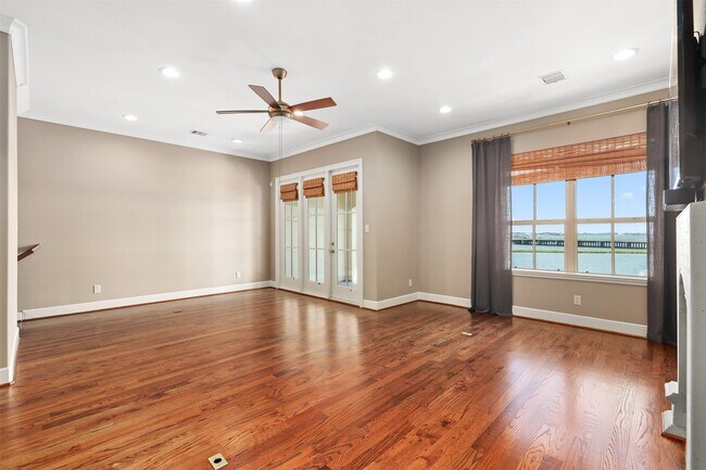 Photo - 17 Armand Shore Dr
