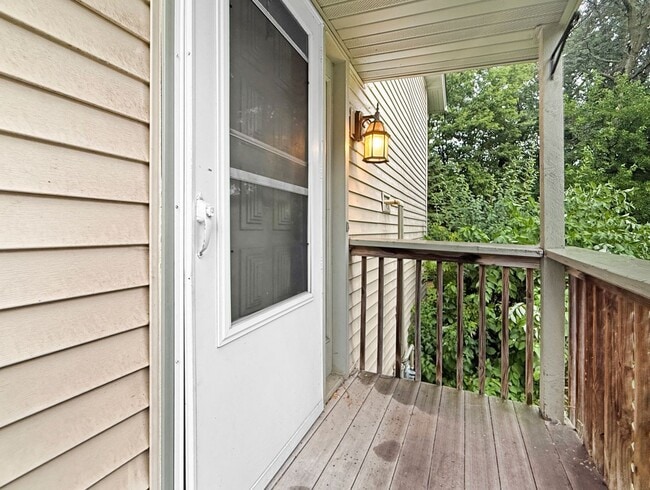Photo - 417 Butler Ave E