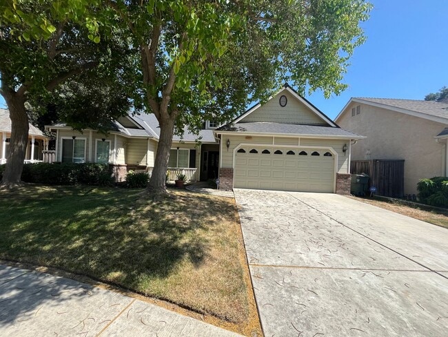 Building Photo - Beautiful Home for rent in Visalia, Ca