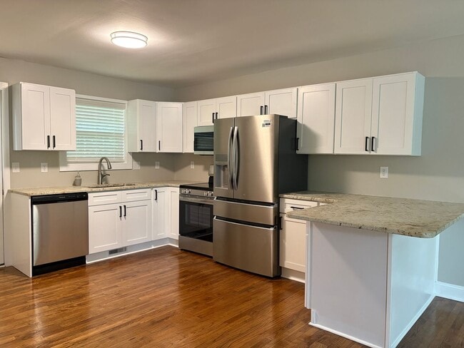 Photo - 2 Bedroom, 1 Bathroom House in Greensboro!