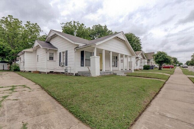 Photo - Spacious 2 Bed + Flex Space – Perfect Room...