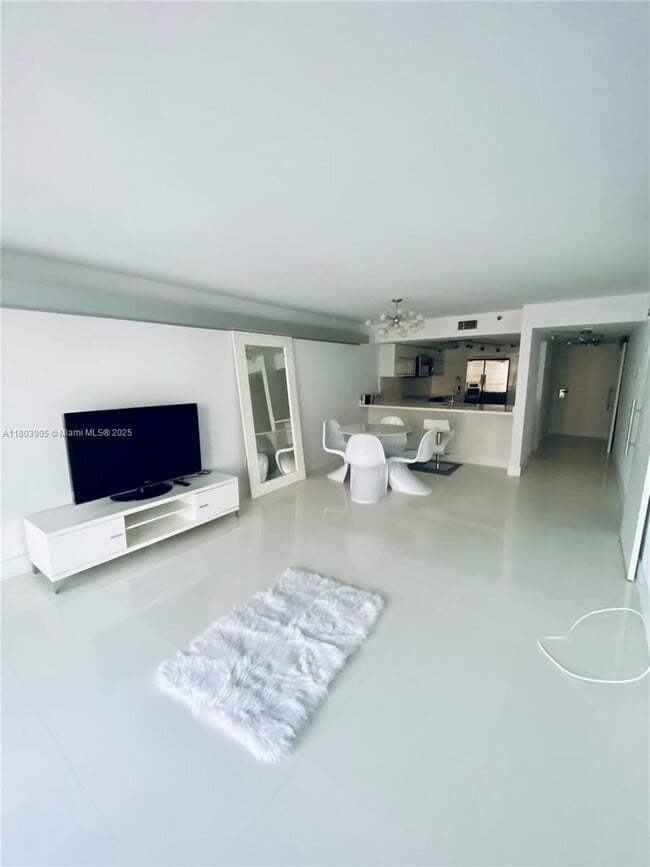 Photo - 555 NE 15th St Unit 27G