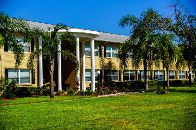Conway Club - Conway Club Apartments
