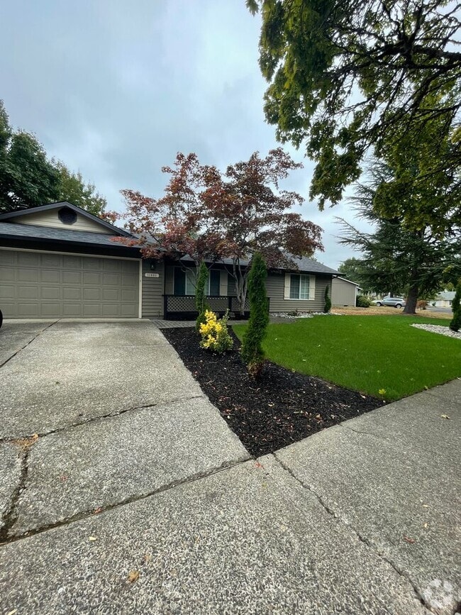 Building Photo - Newly Remodeled and updated Home near Fann...