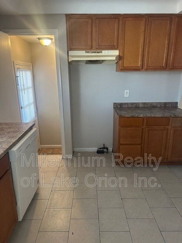 Photo - 19288 Lahser Rd