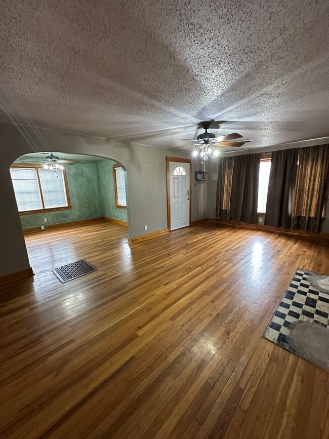 Photo - Modern 3 Bed 1 Bath Home!