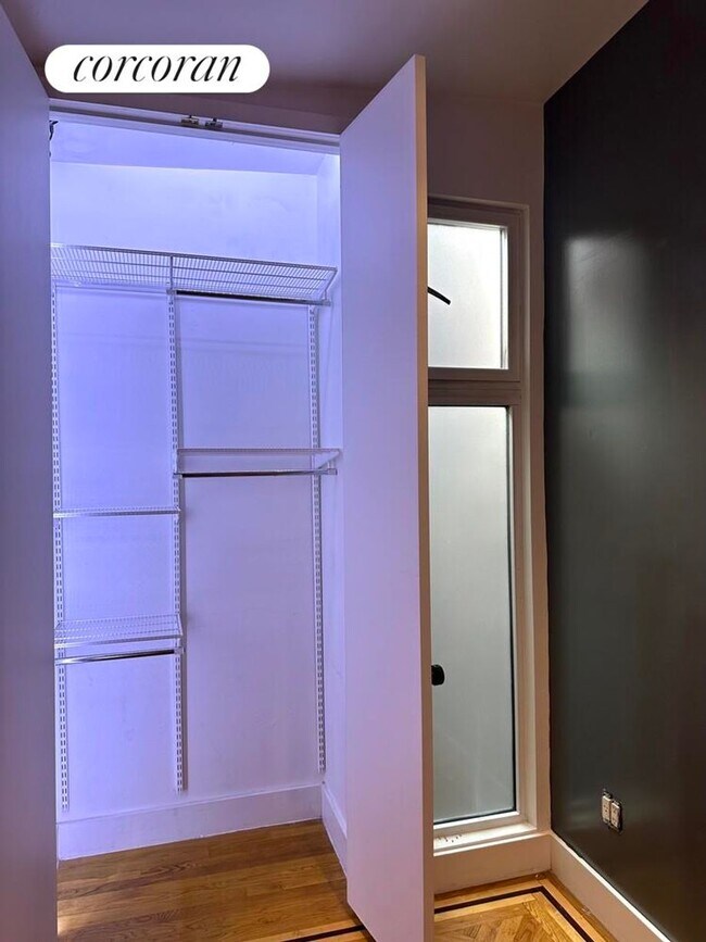 Photo - 324 W 47th St