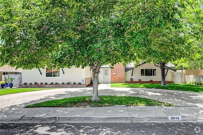 Building Photo - 3013 Colanthe Ave Rental