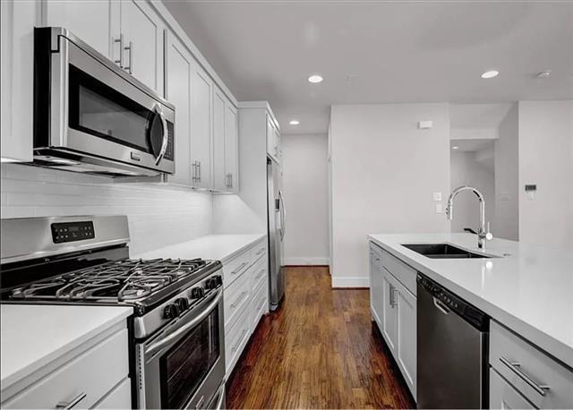 Photo - 5604 Lindell Ave