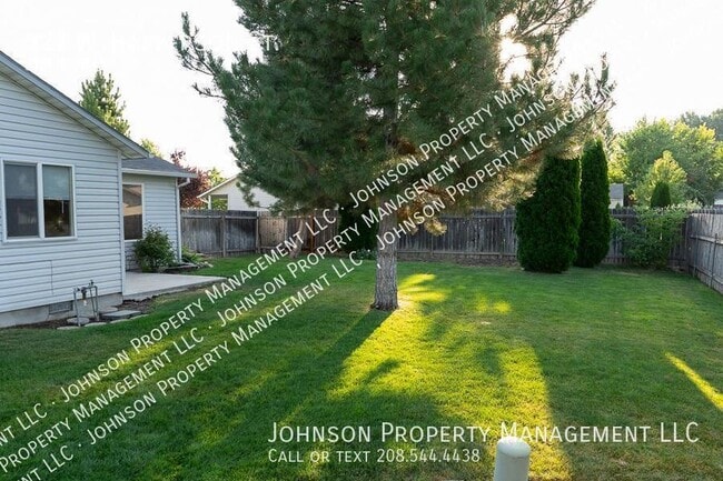 Photo - 523 W Halverson St