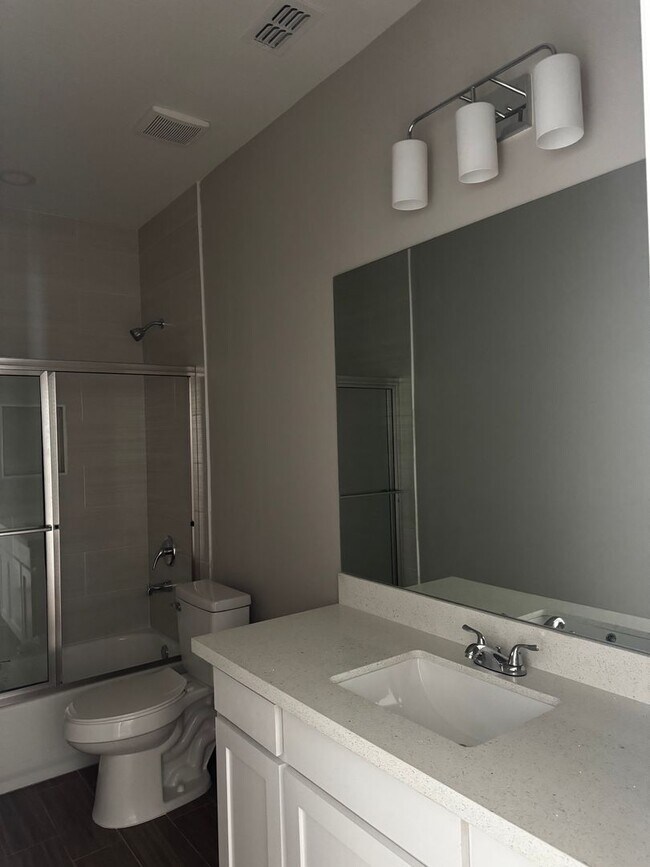 Photo - 705 Sparrow Rd Unidad #1