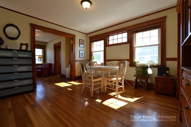 23 Willoughby St Unit 2