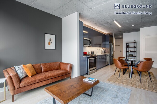 Photo - 311 W Illinois St Unit FL8-ID128