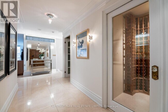 Photo - 110 Bloor St W Unité 1606