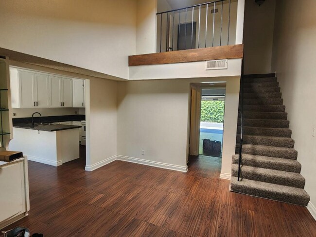 Photo - 345 University Dr Unit D2