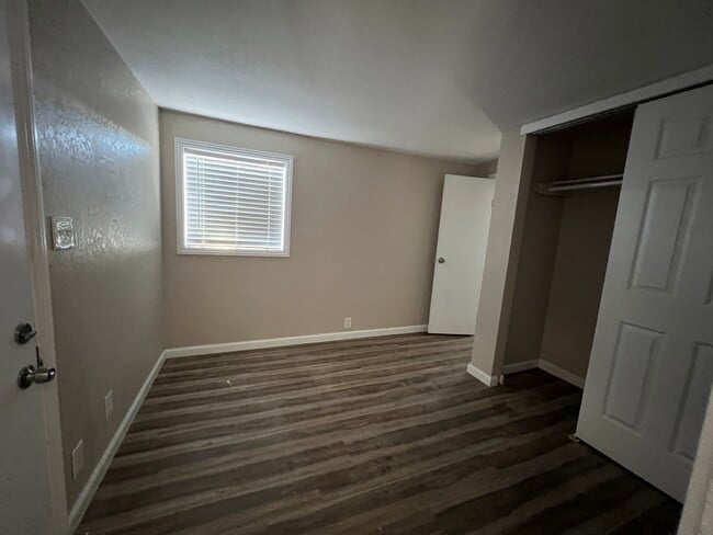 Photo - 283 W Pinedale Ave