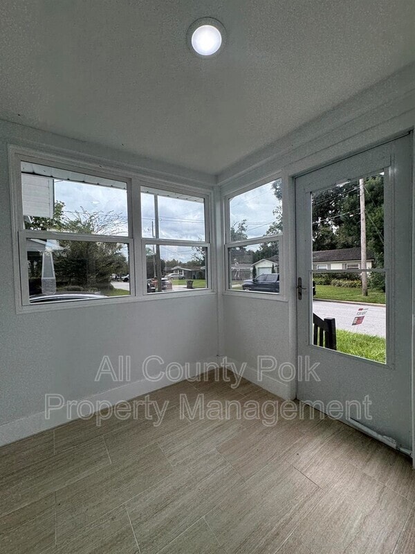 Photo - 1441 Dann St