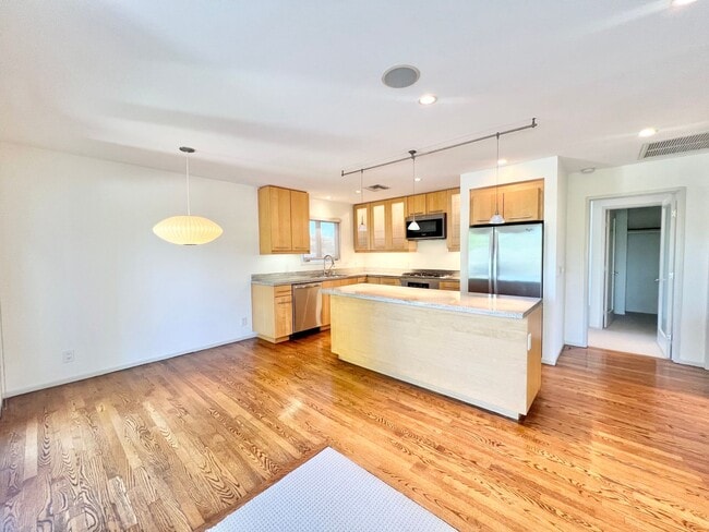 Photo - 2930-2932 E 6th St Unit 6th & Orizaba