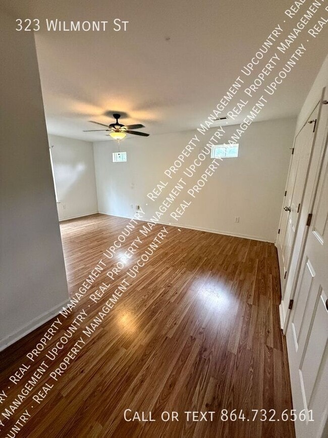 Photo - 323 Wilmont St