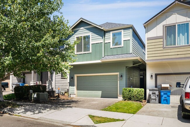 **AVAILABLE 18-May-2024** Woodridge Park C... - **AVAILABLE 18-May-2024** Woodridge Park C... House