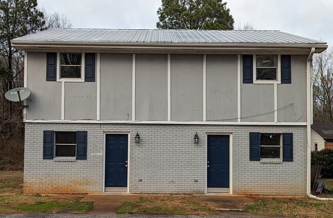 Building Photo - Sartain Drive Athens Unit 121 Rental