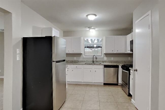 Photo - 3723 Hidden Brook Ln