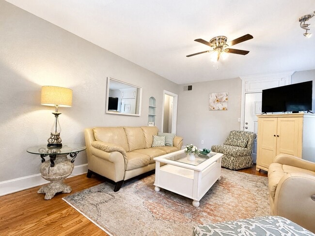 Photo - 112 S Dixie Ave