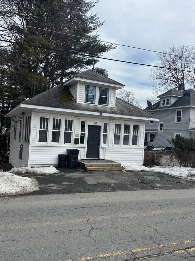 Building Photo - 33 Park Ave