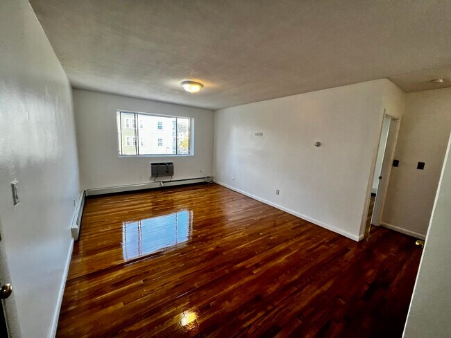 Photo - 155 Williams St Unidad 18