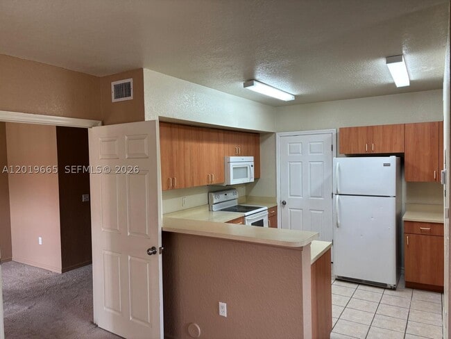 Photo - 1001 Belmont Ln