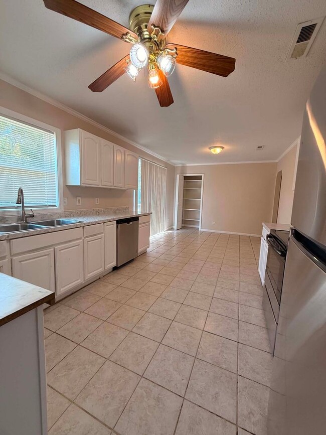 Photo - 104 Yellowleaf Dr