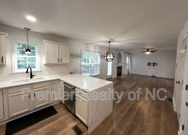 Photo - 6131 Hanes Way