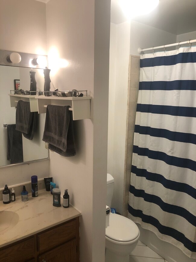 Bathroom - 1533 15th St NW Unit 101