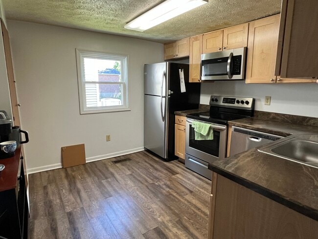 Building Photo - 501 N Campus Ave Rental