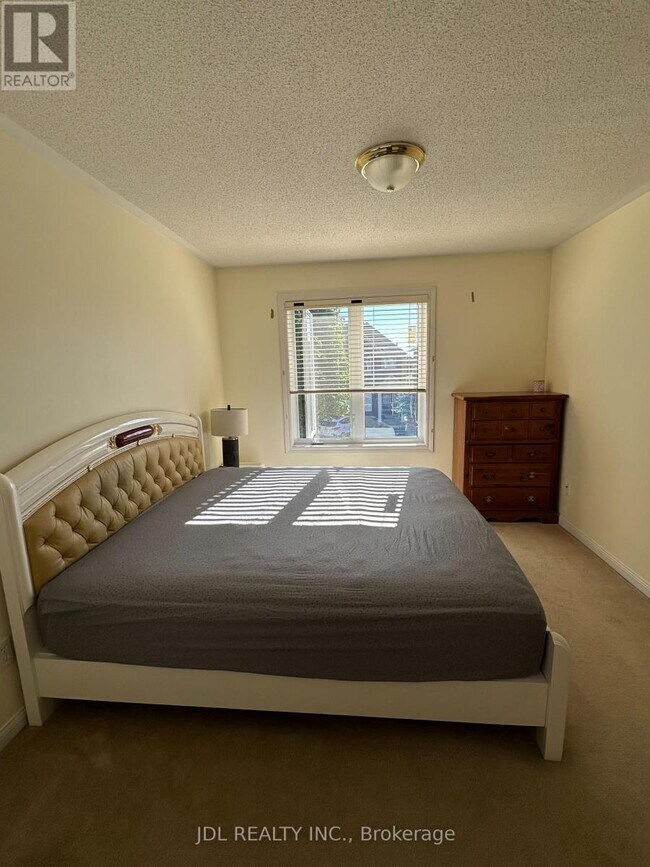 Photo - 30 Baintree St