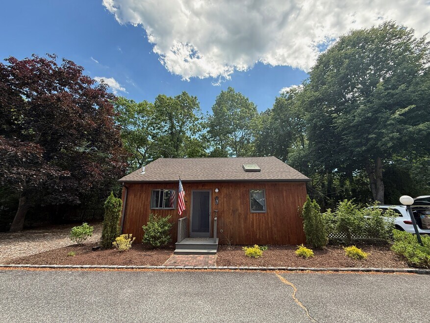 126 Lynn Ave Unit 4