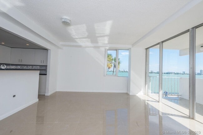 Building Photo - 7545 E Treasure Dr Unit 2H