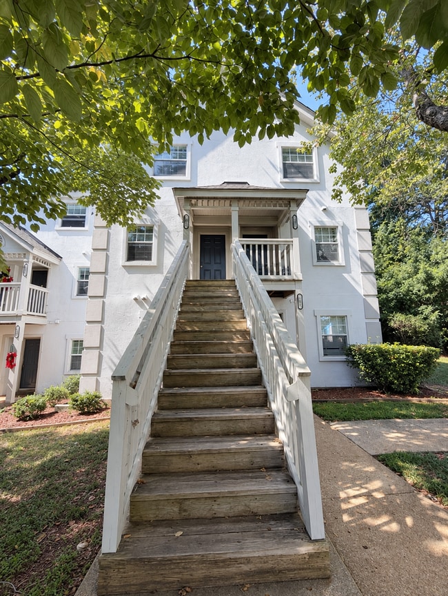 Building Photo - 2518-202 Avent Ferry Road