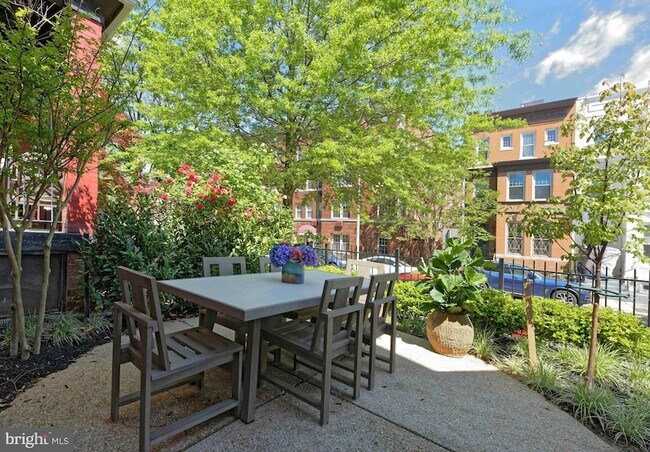 Photo - 1015 D St NE