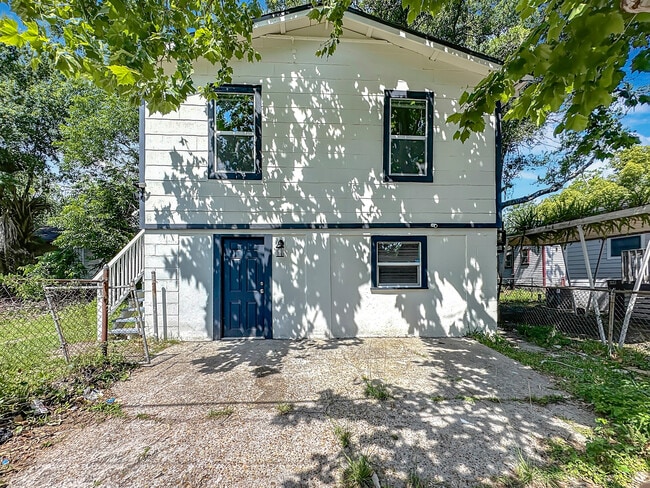 844 Tyler St