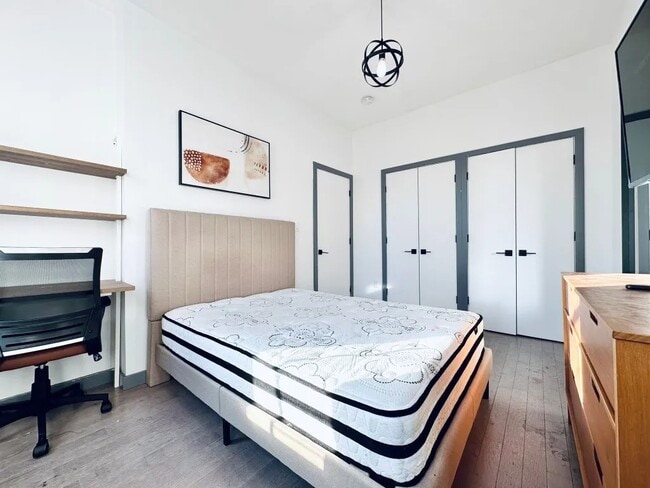 Photo - Furnished room/NOT APARTMENT Unit 2F