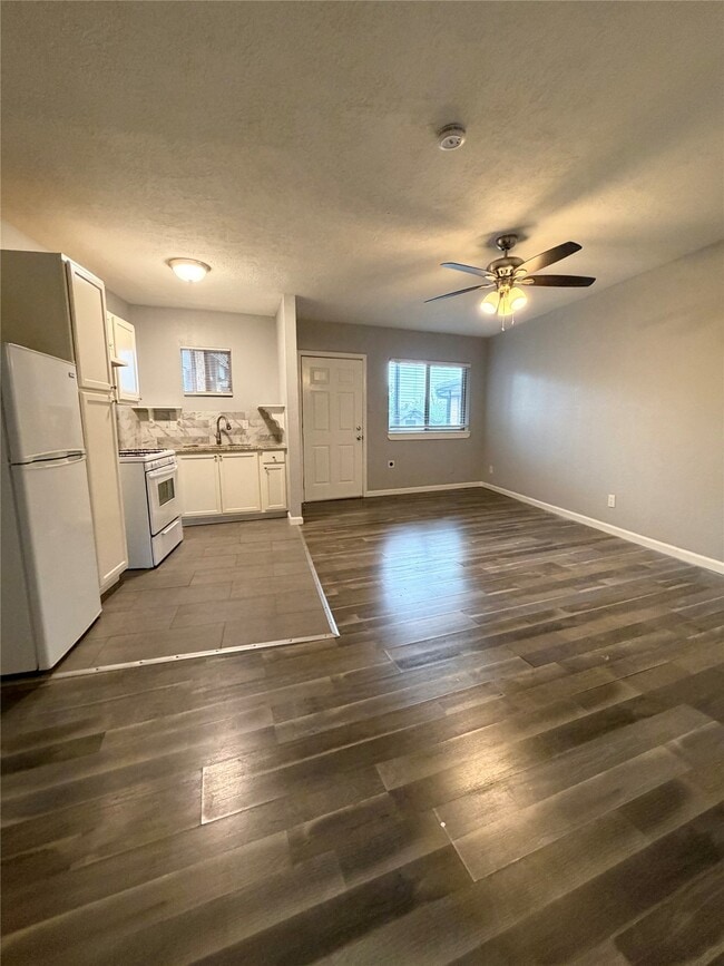 Photo - 4811 Oakland St Unit 12