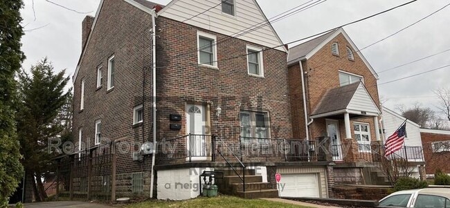 Building Photo - 1908 Dale St Unit 1st Floor Rental