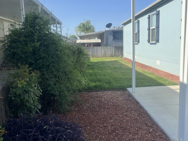 Photo - 415 N Akers St