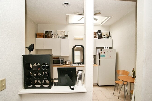 Photo - 704 N 3rd St Unidad 3