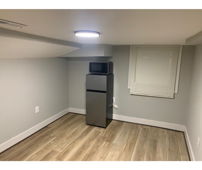 Photo - 1255 Sargeant St Unit D Available $650 D