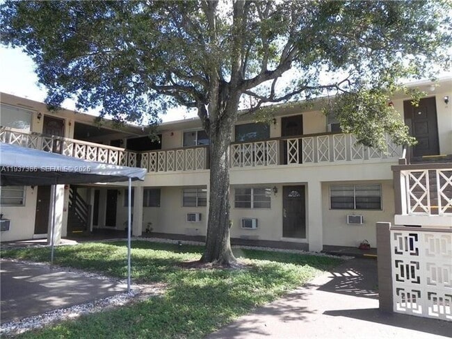 Photo - 5401 Hollywood Blvd Unit 6