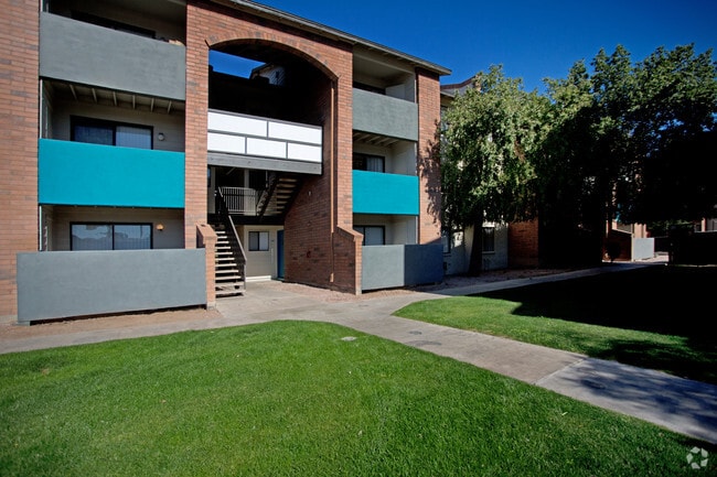 Exterior - Resort on 27th